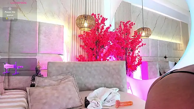 EmmaLovve online show from March 9, 3:21 am