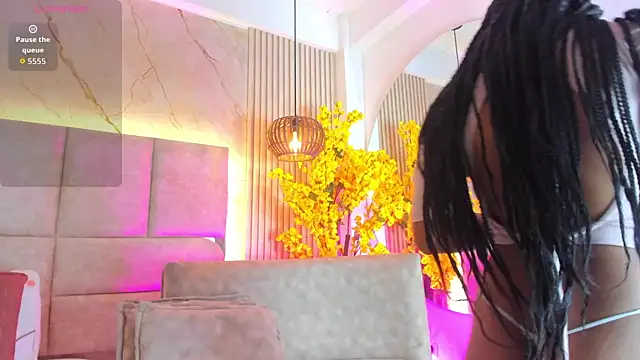 EmmaLovve online show from April 5, 2:31 am