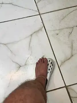 Snapshot of Gordinho_dos_pes chatting on February 16, 9:00 pm Gordinho dos pes online show from February 16, 9:00 pm