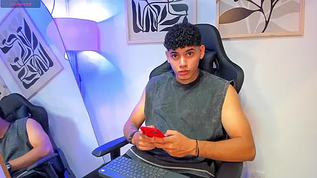 justin payn14 online show from March 20, 7:19 pm