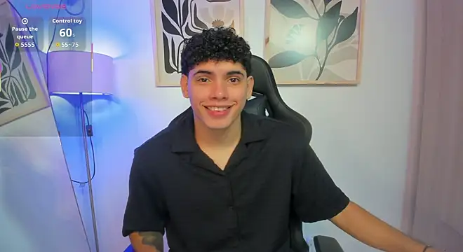 Snapshot of justin_payn14 chatting on June 9, 1:45 pm justin payn14 online show from June 9, 1:45 pm