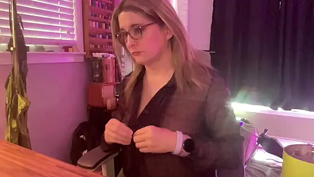 wetrainbows online show from March 11, 5:30 pm