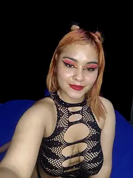 Snapshot of zoe_love18 chatting on February 11, 5:01 am zoe love18 online show from February 11, 5:01 am