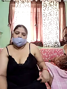 HoneyHush online show from February 22, 6:02 am