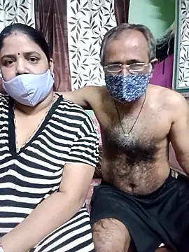 HoneyHush online show from March 23, 1:04 pm