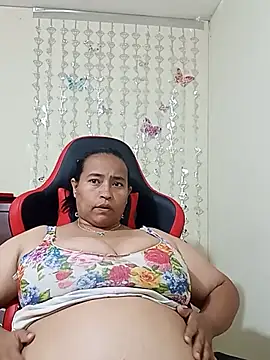 Snapshot of BustySexy_Nataly chatting on June 2, 7:10 am BustySexy Nataly online show from June 2, 7:10 am