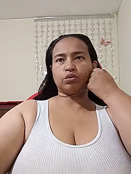 Snapshot of BustySexy_Nataly chatting on June 8, 8:48 am BustySexy Nataly online show from June 8, 8:48 am