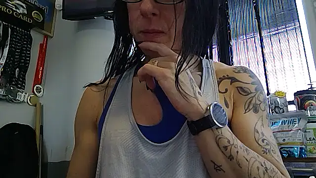 Snapshot of FITGIRL-MAEVA chatting on February 26, 12:26 pm FITGIRL-MAEVA online show from February 26, 12:26 pm