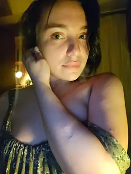 Snapshot of HotDevilGirl_ chatting on February 8, 4:10 pm HotDevilGirl online show from February 8, 4:10 pm