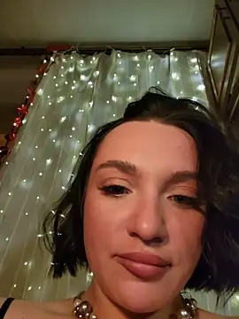 Snapshot of HotDevilGirl_ chatting on February 13, 4:25 pm HotDevilGirl online show from February 13, 4:25 pm