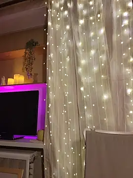 Snapshot of HotDevilGirl_ chatting on February 20, 5:24 pm HotDevilGirl online show from February 20, 5:24 pm