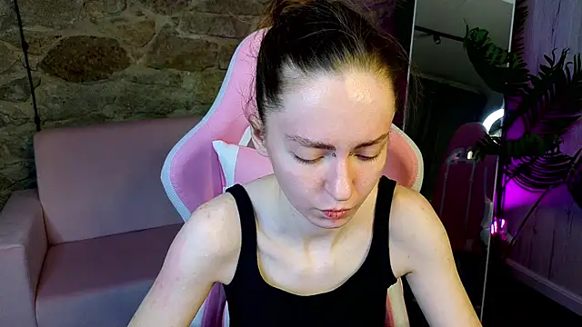 KristineValbuena online show from February 14, 6:54 am