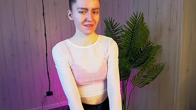 KristineValbuena online show from February 19, 1:23 am