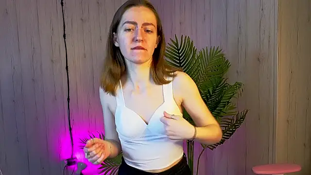 KristineValbuena online show from February 20, 1:13 am