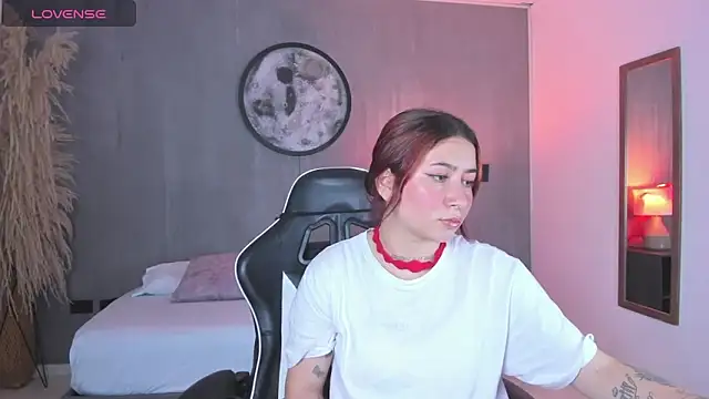 charlottee27  online show from February 15, 2:08 am