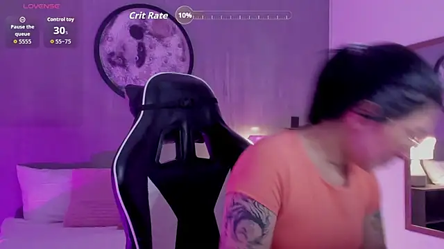 Snapshot of charlottee27_ chatting on June 13, 1:58 am charlottee27 online show from June 13, 1:58 am