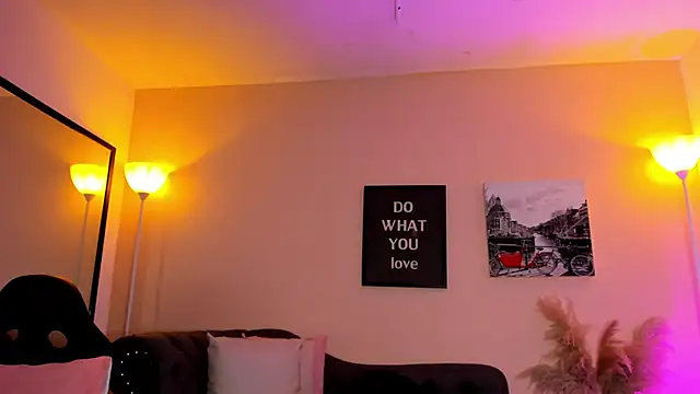 Snapshot of victoriazans chatting on February 26, 3:27 am victoriazans online show from February 26, 3:27 am