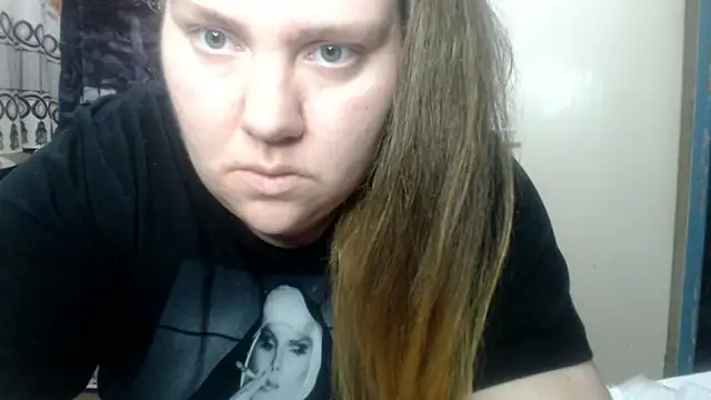 MaryShiny  online show from April 18, 3:16 pm