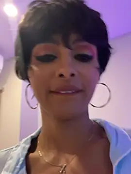 Snapshot of Candelaria0007 chatting on February 6, 12:48 am Candelaria0007 online show from February 6, 12:48 am