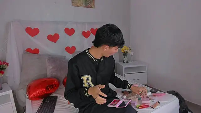 noah lewiss online show from February 18, 11:17 am