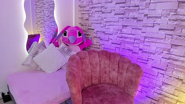 Elarossie online show from March 8, 7:39 pm