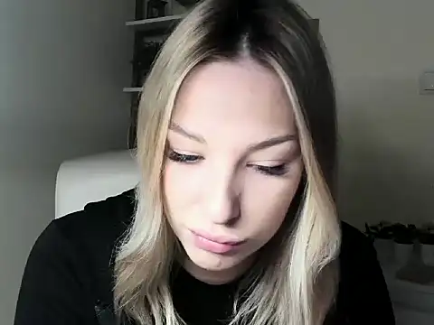 Snapshot of VelvetAngela chatting on February 16, 6:42 am VelvetAngela online show from February 16, 6:42 am