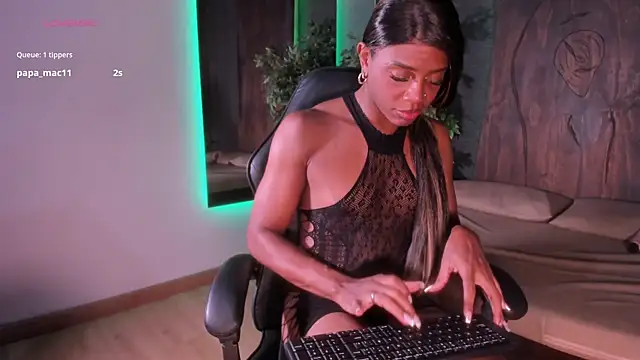 Snapshot of Shayna_lee chatting on February 13, 9:44 pm Shayna lee online show from February 13, 9:44 pm