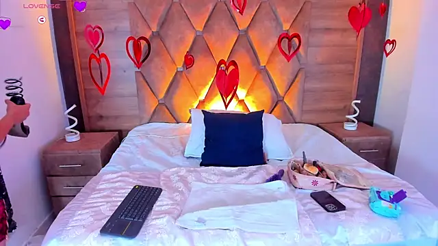 Snapshot of valeriekhaleesi chatting on February 14, 8:38 pm valeriekhaleesi online show from February 14, 8:38 pm