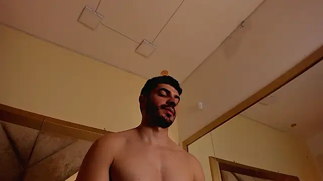 Snapshot of LaraandAxel chatting on February 27, 8:20 pm LaraandAxel online show from February 27, 8:20 pm