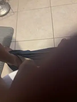 Snapshot of athenababy828 chatting on February 12, 8:42 am athenababy828 online show from February 12, 8:42 am