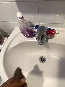 Snapshot of athenababy828 chatting on February 16, 7:26 am athenababy828 online show from February 16, 7:26 am