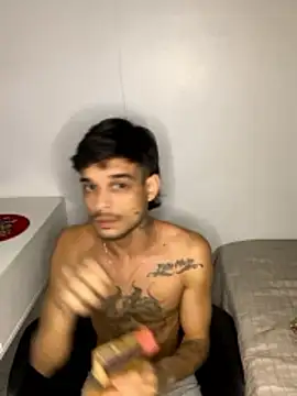 Snapshot of ruffvip chatting on January 31, 11:14 pm ruffvip online show from January 31, 11:14 pm