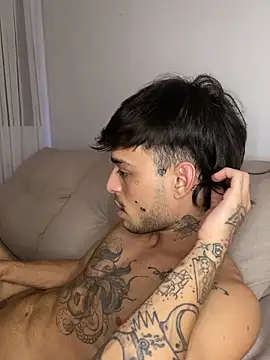 Snapshot of ruffvip chatting on March 1, 1:40 am ruffvip online show from March 1, 1:40 am