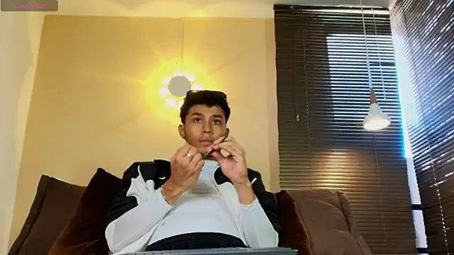 Damon Salvarote S online show from April 14, 7:31 pm