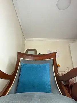 LilaRvsh online show from April 10, 5:39 pm