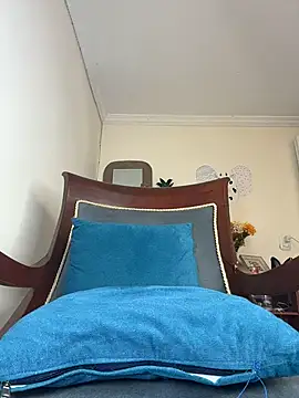 LilaRvsh online show from April 16, 5:03 pm