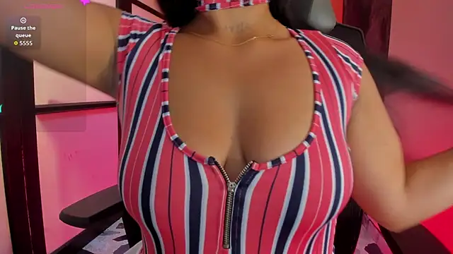 Snapshot of shaden_ chatting on February 14, 9:11 pm shaden online show from February 14, 9:11 pm