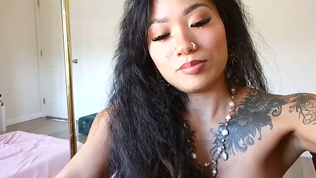 Snapshot of 222goddess444you chatting on June 14, 12:19 am 222goddess444you online show from June 14, 12:19 am