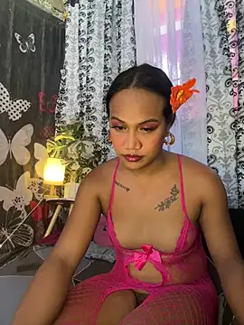 Snapshot of Queen-barbie chatting on May 19, 5:03 am Queen-barbie online show from May 19, 5:03 am
