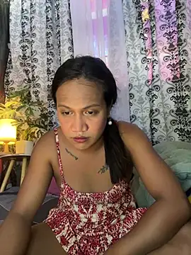 Snapshot of Queen-barbie chatting on May 23, 1:55 am Queen-barbie online show from May 23, 1:55 am