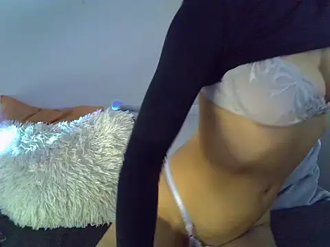 Onirica L online show from April 16, 2:01 am