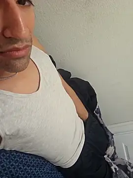 Yoloso33 online show from February 26, 5:34 pm