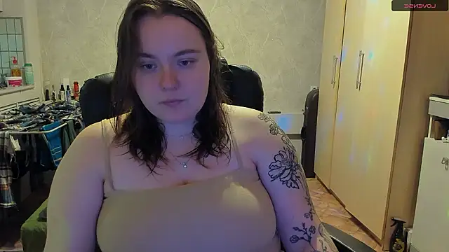 Snapshot of katya_idinax chatting on February 16, 4:58 pm katya idinax online show from February 16, 4:58 pm