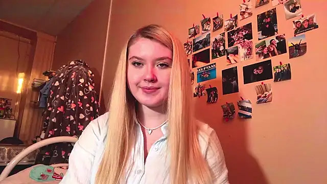 Snapshot of colamy chatting on February 5, 1:16 pm colamy online show from February 5, 1:16 pm