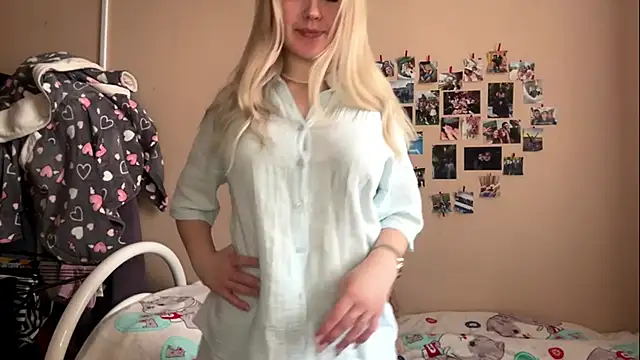 Snapshot of colamy chatting on February 20, 8:49 am colamy online show from February 20, 8:49 am