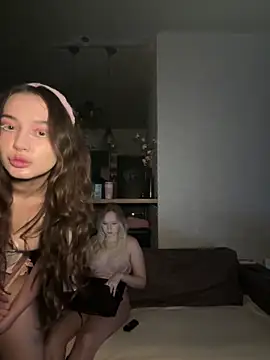 RollDollsi online show from February 19, 6:09 am