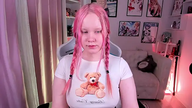 Snapshot of AnnieVibe chatting on March 3, 5:41 pm AnnieVibe online show from March 3, 5:41 pm