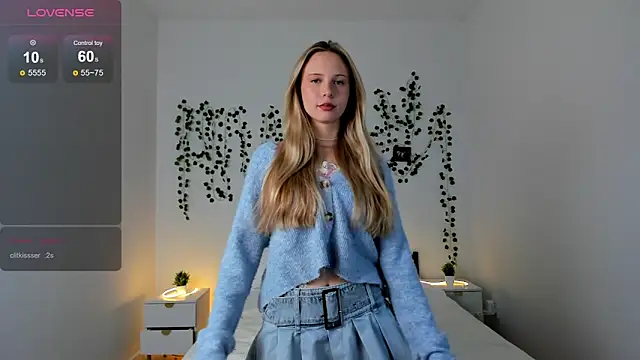 Snapshot of EllyMartinez chatting on February 5, 4:22 pm EllyMartinez online show from February 5, 4:22 pm