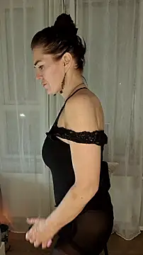 Snapshot of Bella_Velour chatting on February 17, 11:33 pm Bella Velour online show from February 17, 11:33 pm