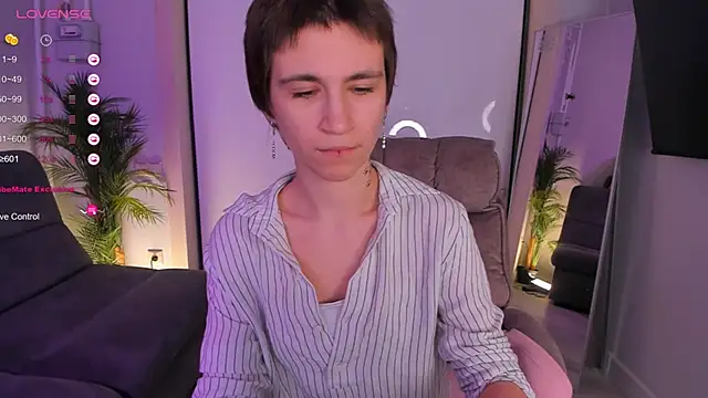 AutumnWhisper online show from February 5, 9:41 pm